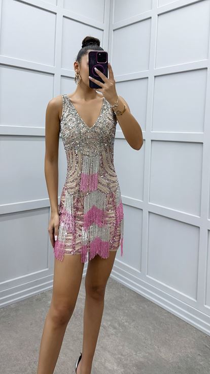 Pembe Püskül Detay Özel Tasarım Elbise