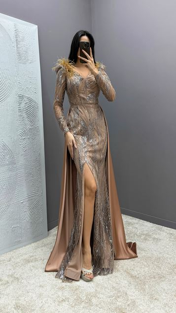 Épaules poudrées Plumes Broderie Détail Fente Robes de soirée