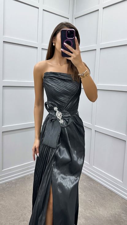 Siyah Straplez Beli Fiyonk Taşlı Abiye