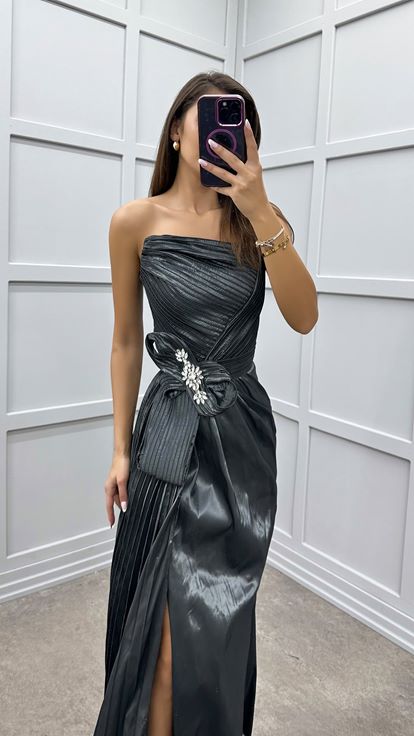 Siyah Straplez Beli Fiyonk Taşlı Abiye