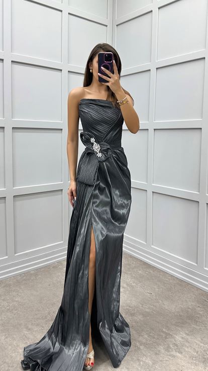 Siyah Straplez Beli Fiyonk Taşlı Abiye