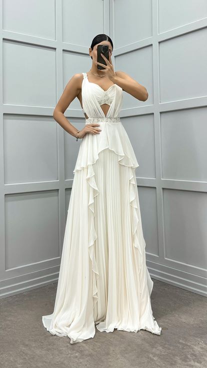 Beyaz Bel Ve Sırt Detay Pliseli Abiye