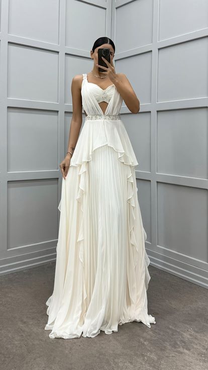 Beyaz Bel Ve Sırt Detay Pliseli Abiye