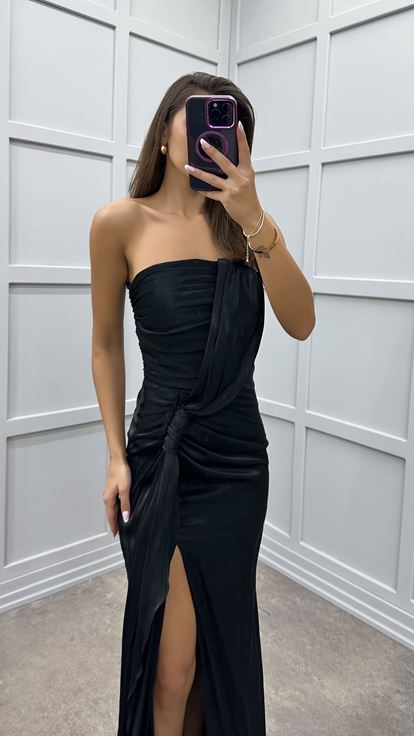 Siyah Straplez Bel Detay Tasarım Abiye