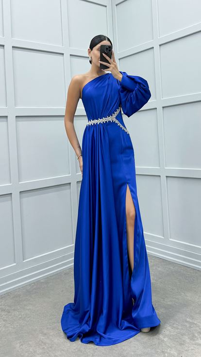 Saks Tek Omuz Beli Taşlı Tasarım Elbise