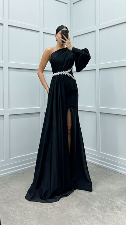 Siyah Tek Omuz Beli Taşlı Tasarım Elbise