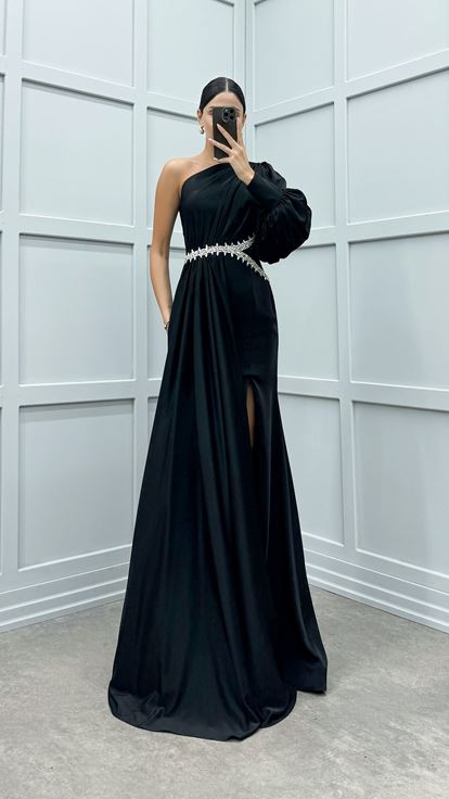 Siyah Tek Omuz Beli Taşlı Tasarım Elbise