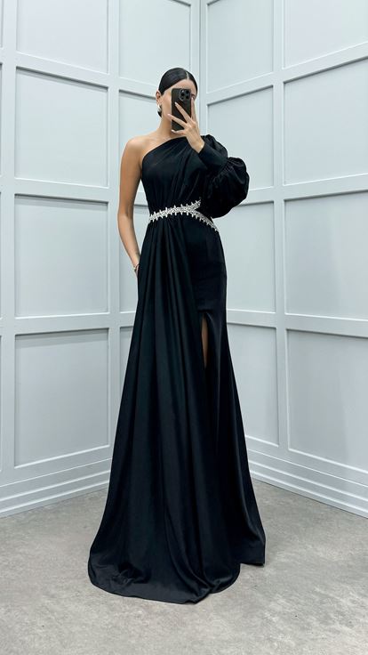 Siyah Tek Omuz Beli Taşlı Tasarım Elbise