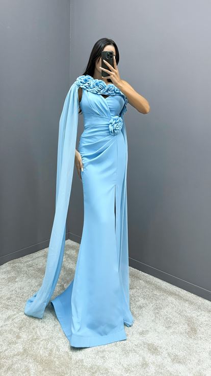 Bebe Mavisi Tek Omuz Gül Detay Pelerinli Tasarım Elbise