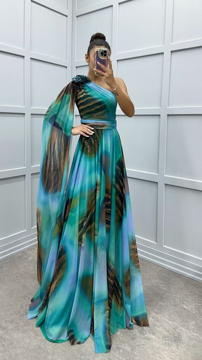 فستان أخضر نعناعي بكتف واحد بتصميم مزين بالزهور