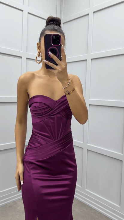 Mürdüm Straplez Yırtmaçlı Saten Abiye Elbise