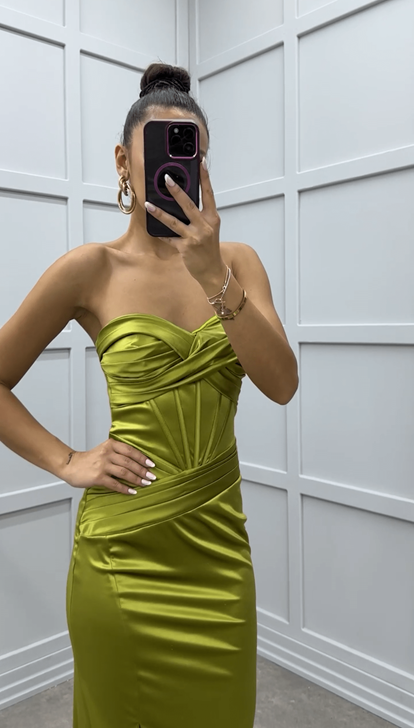 Sarı Straplez Yırtmaçlı Saten Abiye Elbise