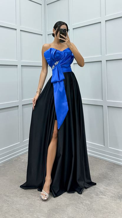 فستان ساكس بتصميم مزين بتفاصيل خصر بدون حمالات