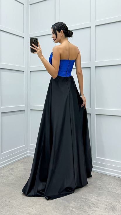 فستان ساكس بتصميم مزين بتفاصيل خصر بدون حمالات