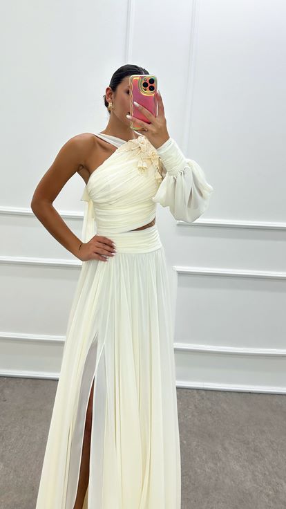 Beyaz Tek Kol Omuzu işleme Detay Transparan Elbise