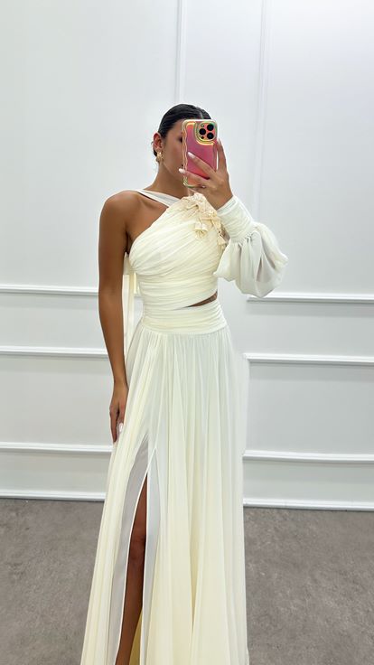 Beyaz Tek Kol Omuzu işleme Detay Transparan Elbise