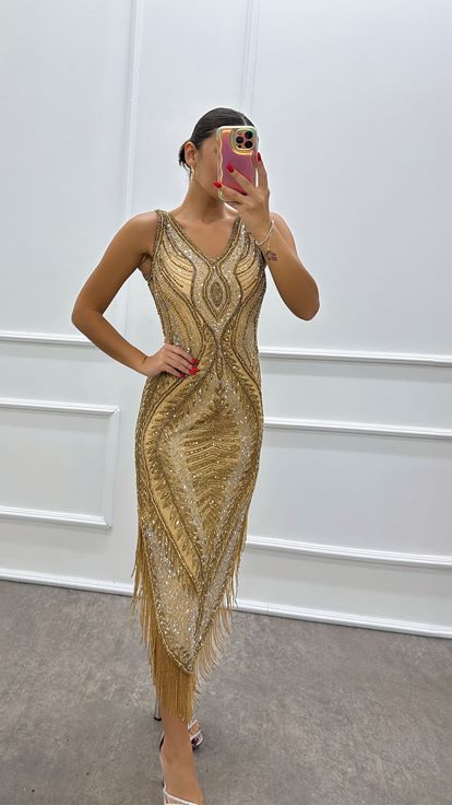 Vestido de noche de diseñador con escote en V dorado y bordado a mano