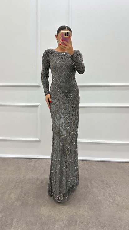 Abito da sera di design color antracite ricamato a mano