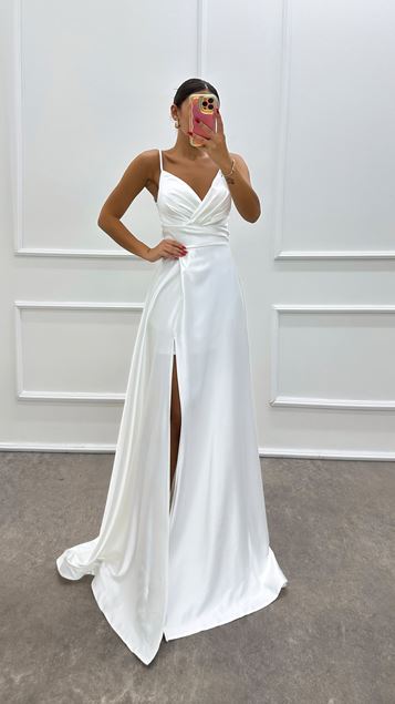 فستان سهرة من الساتان بتصميم حزام حبل أبيض