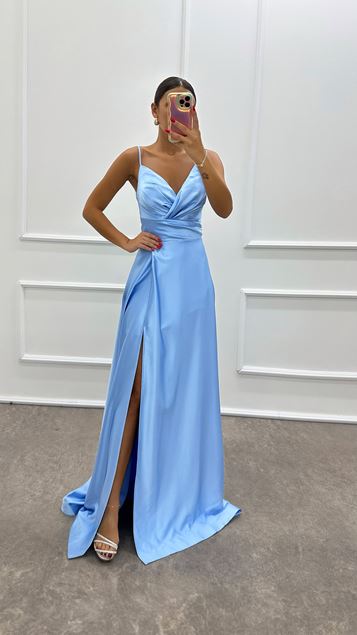 Vestido de noche de satén con diseño de correa de cuerda azul bebé