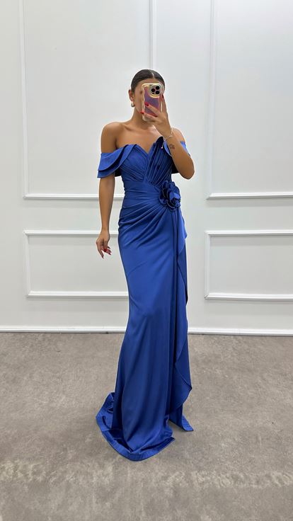 SAKS Kayık Yaka Gül Detay Abiye Elbise