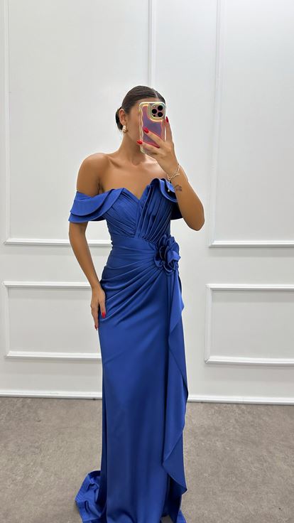 SAKS Kayık Yaka Gül Detay Abiye Elbise