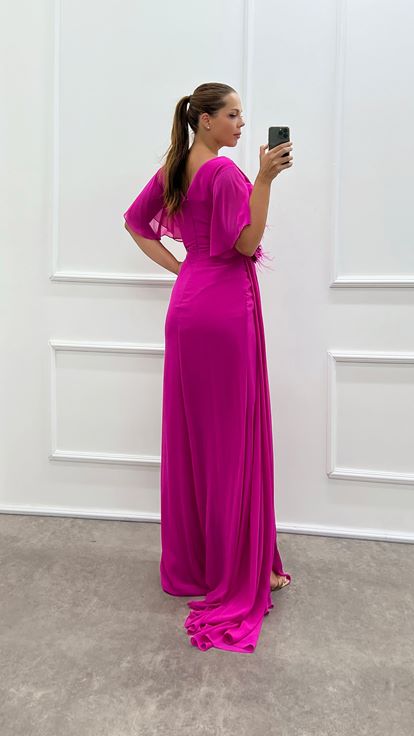 Fuchsiafarbenes Abendkleid in Übergröße mit V Ausschnitt und Rosenapplikationen