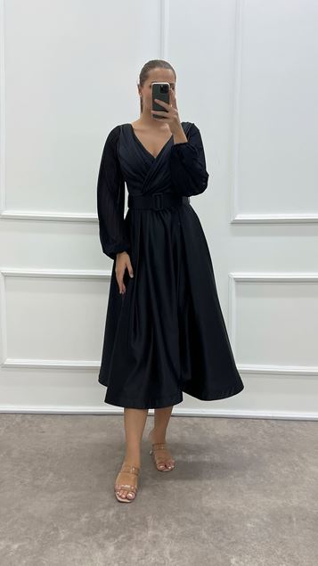 Abito in raso taglie forti con design a maniche a palloncino a doppio petto nero