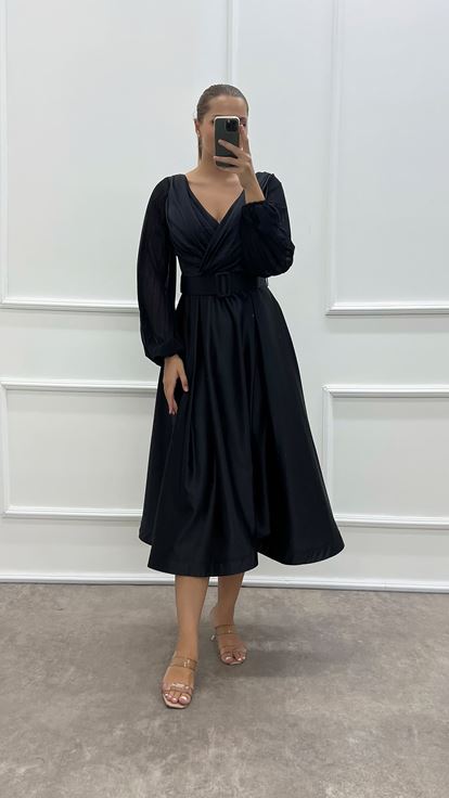 Abito in raso taglie forti con design a maniche a palloncino a doppio petto nero