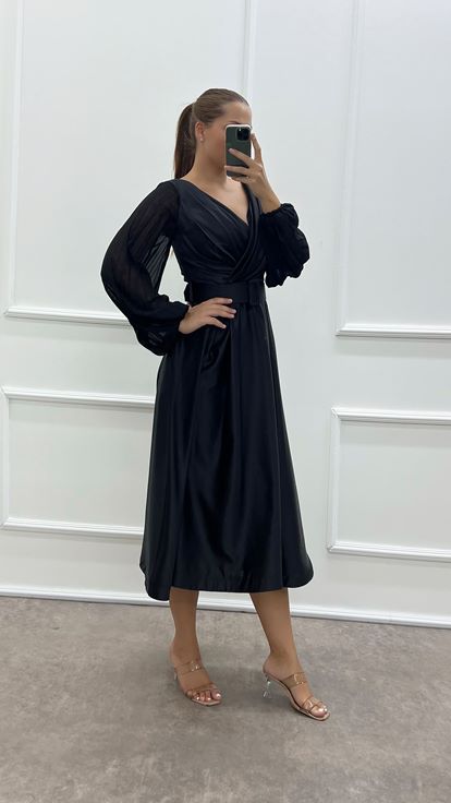 Abito in raso taglie forti con design a maniche a palloncino a doppio petto nero