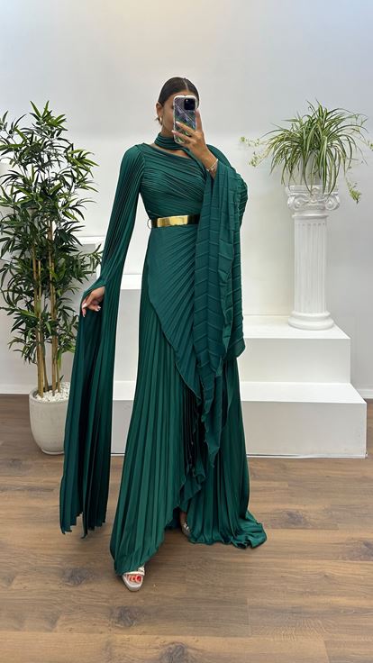 Abito da sera verde smeraldo con scollo drappeggiato