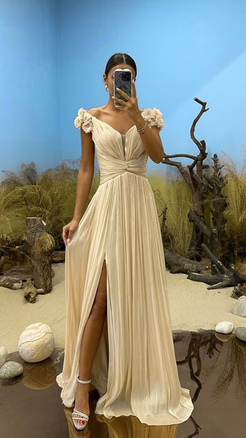 Robe drapée beige à col en V