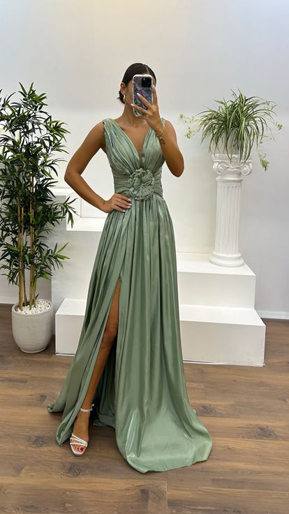 Mint Green V-Neck Rose Detail Evening Dress