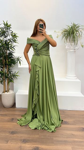 Green Boat Neck Waist Detail Plus Size Satin Evening Dress