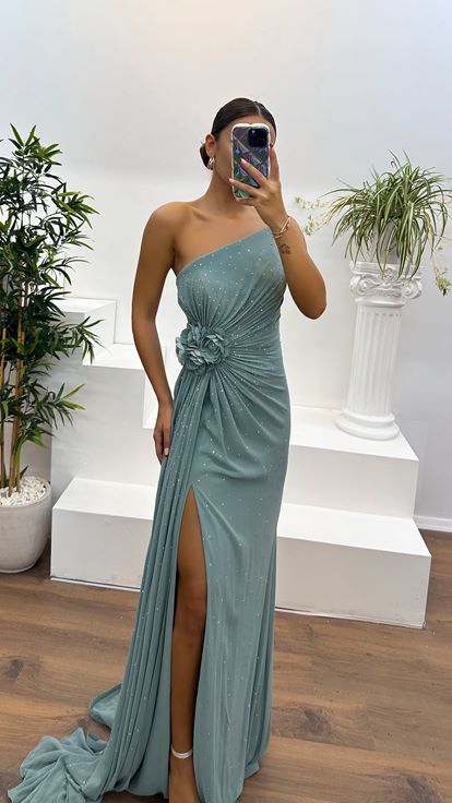 Robe de soirée brodée sans bretelles grise