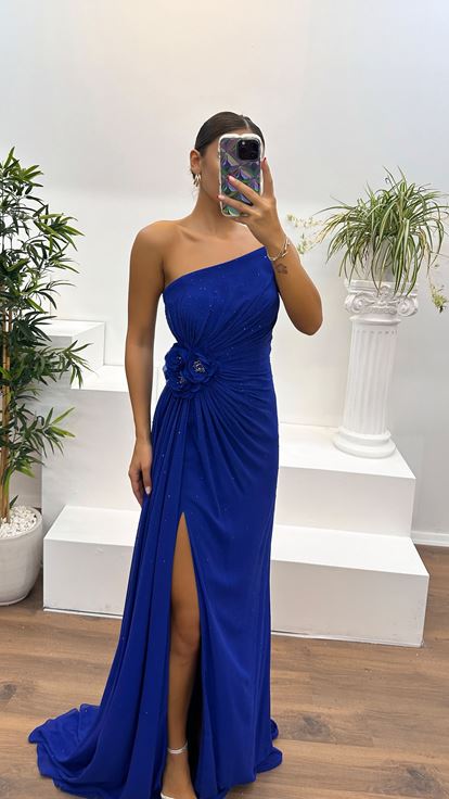 Trägerloses, besticktes Abendkleid von Saks