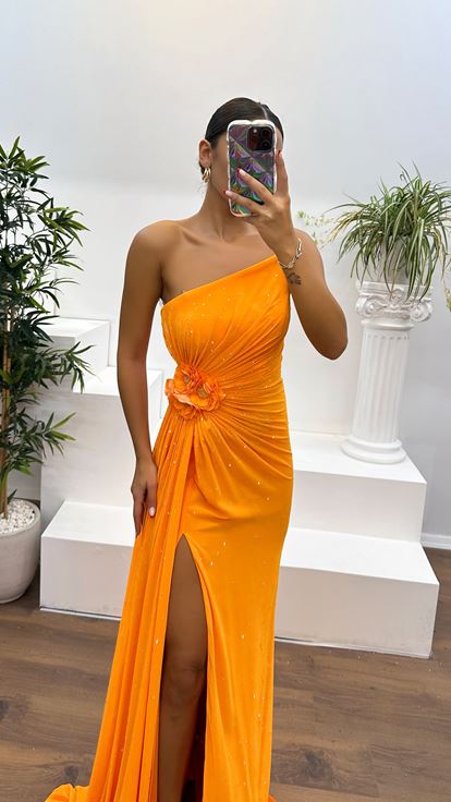 Orangefarbenes, trägerloses, besticktes Abendkleid
