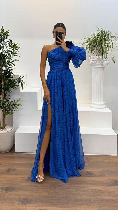 Einärmliges, gepunktetes Abendkleid von Saks