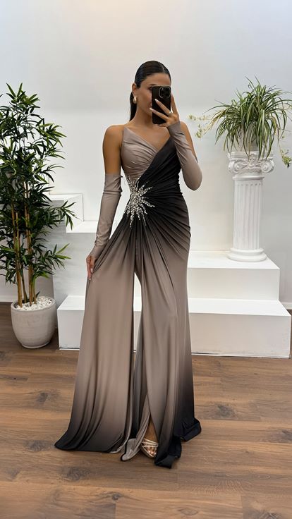 Robe de soirée en vison sans bretelles avec broderie à la taille