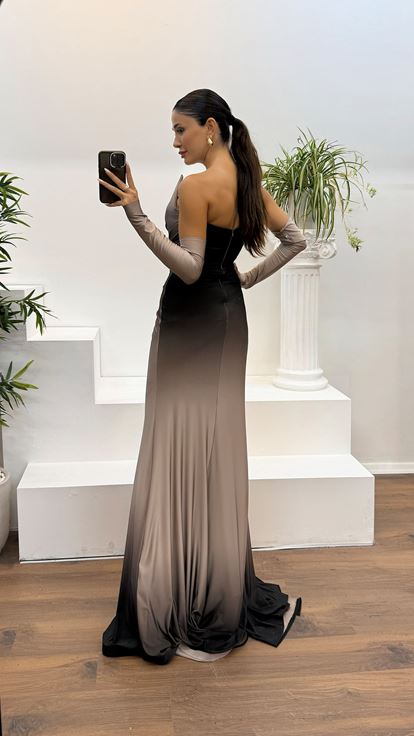 Robe de soirée en vison sans bretelles avec broderie à la taille