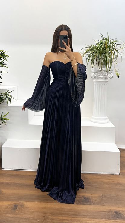 Navy Blue Sweetheart Neckline Pleated Evening Dress
