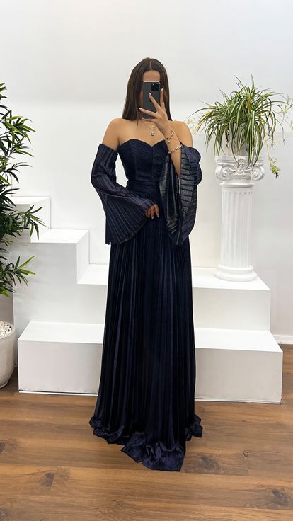 Navy Blue Sweetheart Neckline Pleated Evening Dress