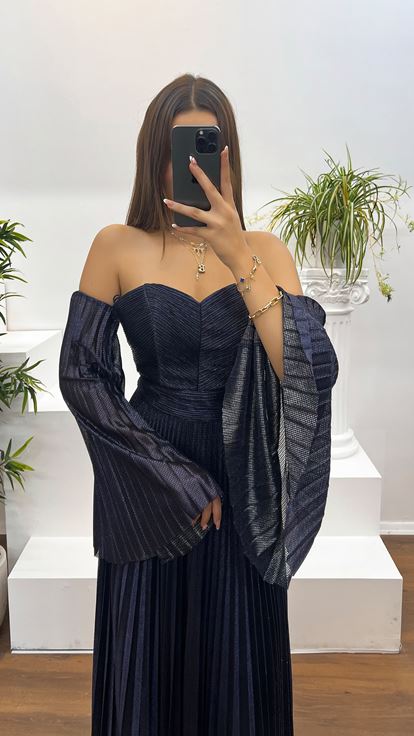 Navy Blue Sweetheart Neckline Pleated Evening Dress