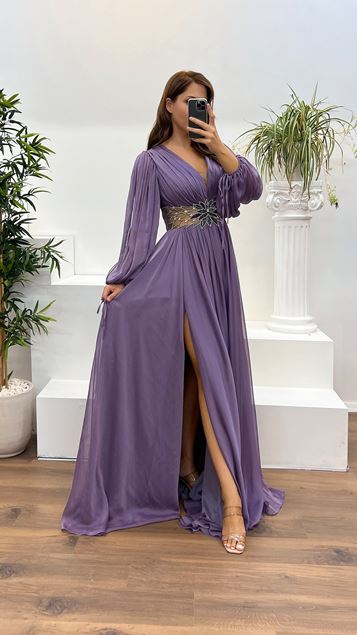 Vestido de noche de talla grande con detalle de bordado en la cintura con cuello en V lila