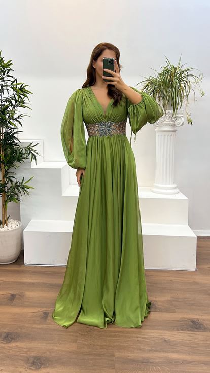 Abito da sera taglie forti con dettaglio ricamo in vita con scollo a V color kaki