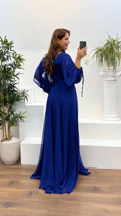 Abito da sera taglie forti con dettaglio ricamo in vita con scollo a V Saks