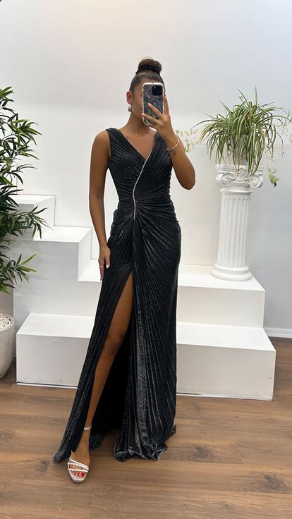 Schwarz-silbernes Abendkleid mit V-Ausschnitt und Steindetail