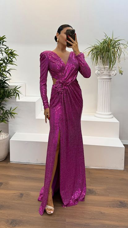 Abito da sera con dettagli in vita con paillettes fucsia