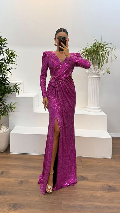 Abito da sera con dettagli in vita con paillettes fucsia