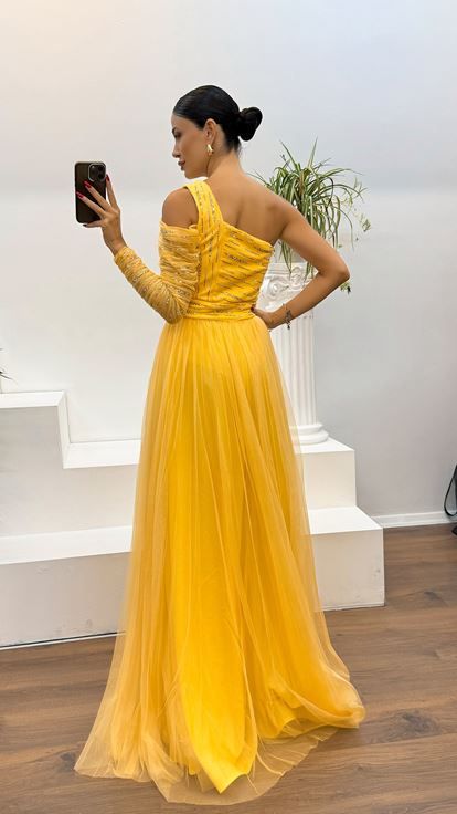 Sarı Tek Kol İşlemeli Tül Abiye Elbise